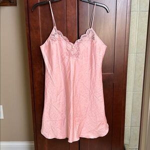 Vintage Victoria's Secret Gold Tag Pink Lace Chemise - S